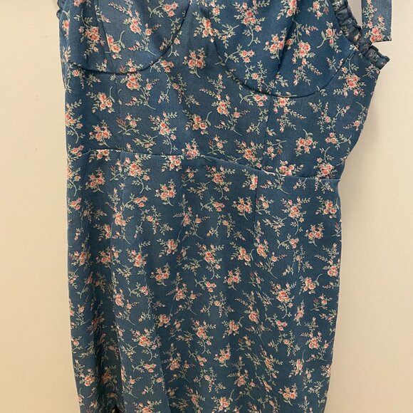 Brand new dresses Never worn - Picture 2 of 6